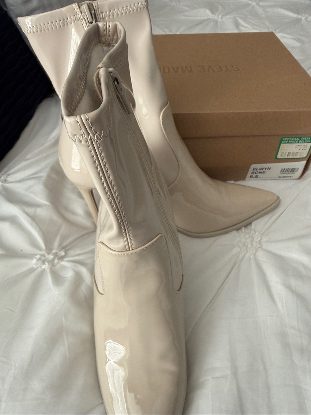 Steve Madden Elwyn Patent Ankle Boots in Bone